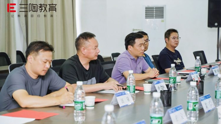 1755836879-884589bbc313d46