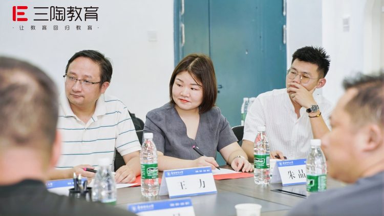 1755836881-1541680a8e450af