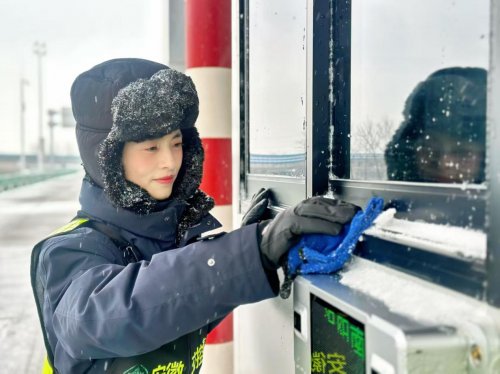 涡阳南收费站的一碗热饭暖了归乡人