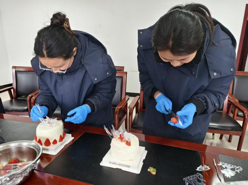 巾帼绽芳华 奋进新时代——亳州中心利辛东收费站开展三八妇女节主题活动